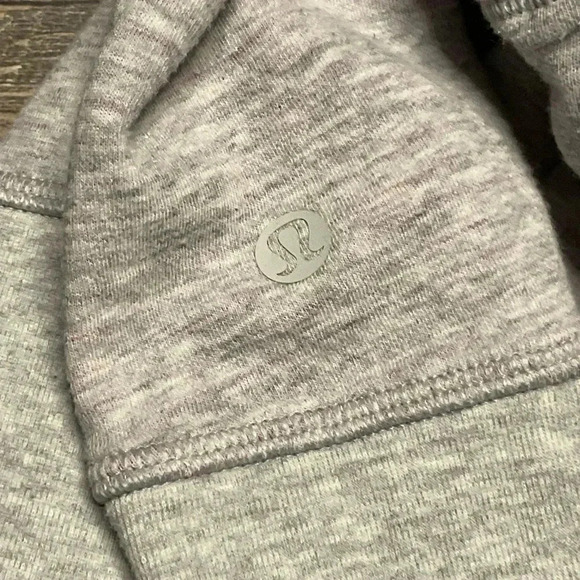 Lululemon In A Cinch Long Sleeve Pullover - Picture 7 of 9